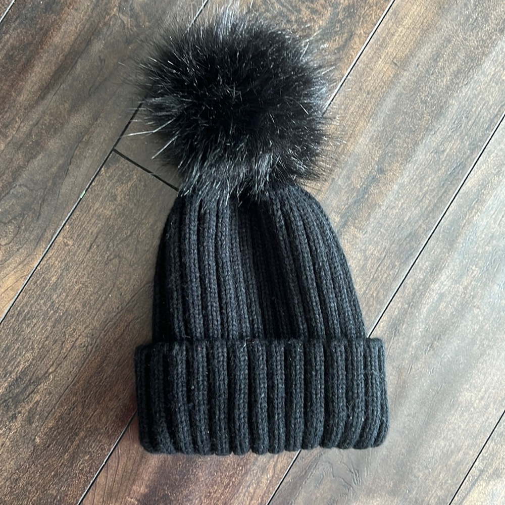 Black Pom Pom beanie